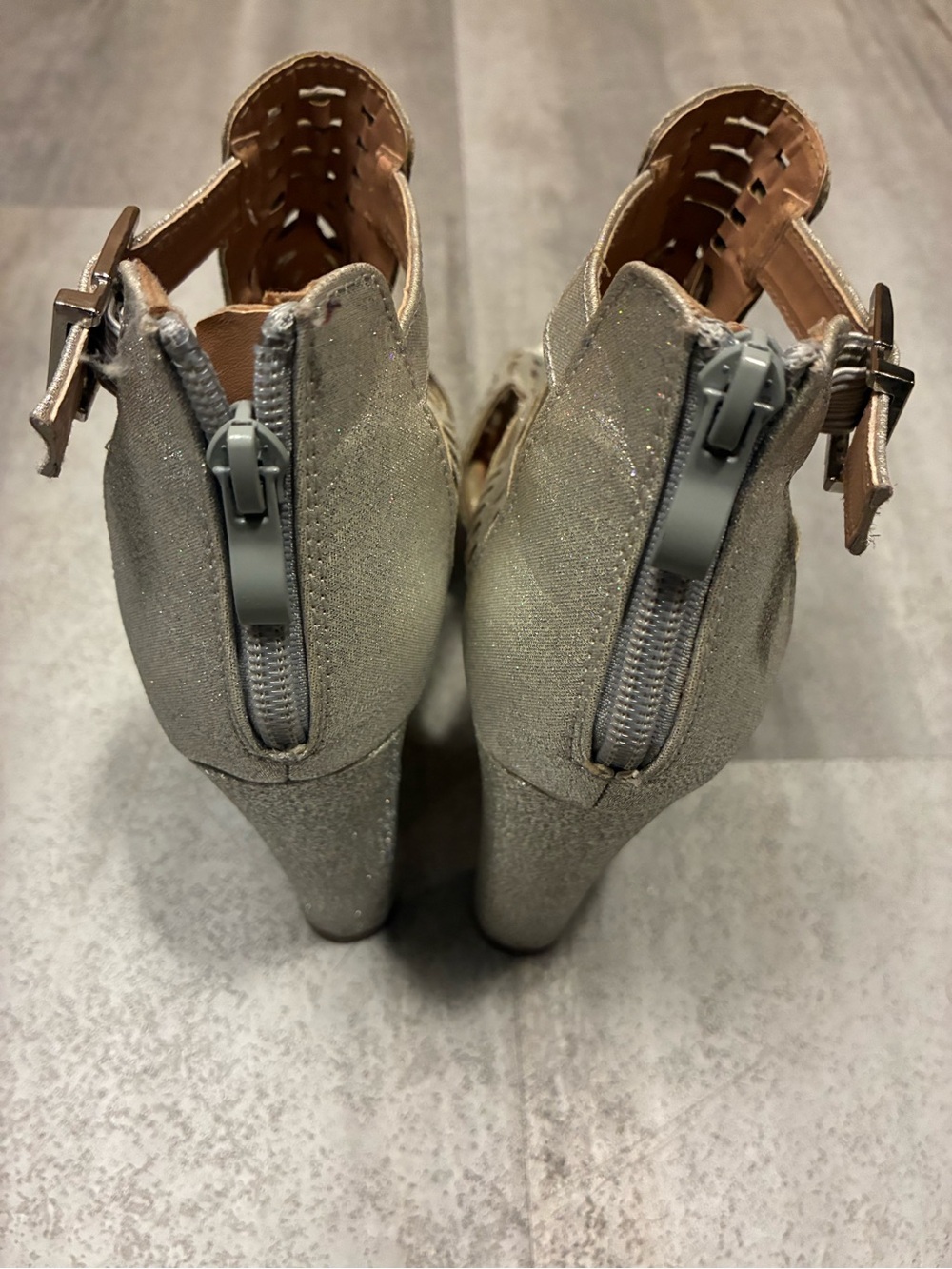 TOP Moda Silver Glitter Cutout Platform Sandals - Picture 3 of 8